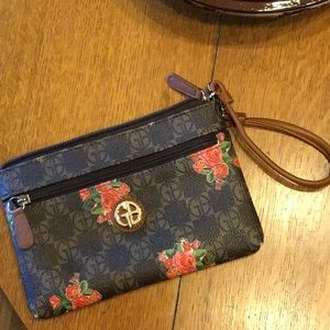 Giani Bernini Wristlet